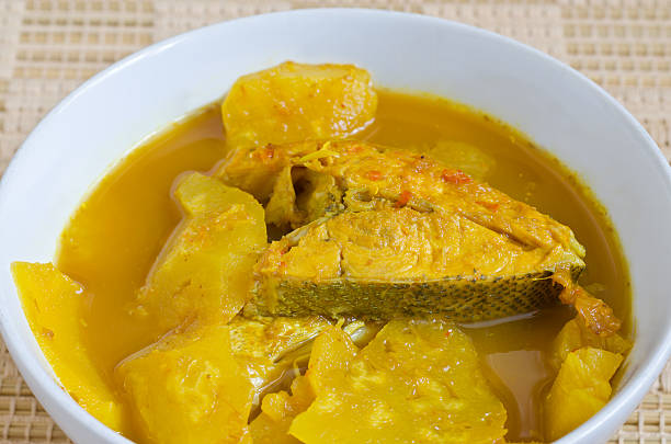 Cach-lam-gaeng-som-chuan-vi-thai Cach-lam-gaeng-som-sup-ca-ri-chua-kieu-thai