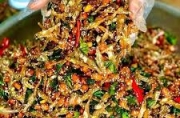 Cá cơm xóc lạc tỏi: Gợi nhớ hương vị quê hương mộc mạc, thân thương