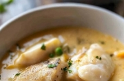 Fish chowder soup - Súp cá hầm kiểu Âu chuẩn vị kèm bánh mỳ giòn 