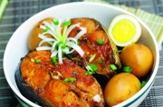 Lạ miệng với cá kho tàu mềm béo, thấm vị cực 