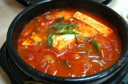 Canh cá om kim chi thơm lừng: 
