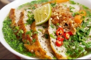 Vị ngon trọn vẹn trong từng sợi bánh canh gõ gáo dừa chả cá lăng