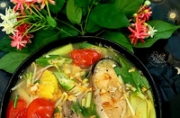 Xua tan cái nóng mùa hè cùng bát canh chua cá lăng rau nhút ngọt thanh