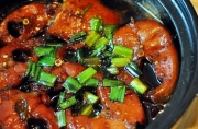 Hướng dẫn làm món cá tầm kho tộ đậm đà, hấp dẫn