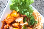 Thực đơn ngày tết: Cá tầm lúc lắc hạt điều béo ngậy
