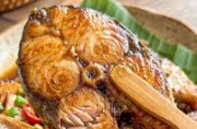 Đậm đà, béo ngậy với cá trắm kho măng chua thanh quyện vị